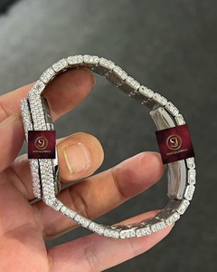 สร้อยข้อมือสแตนเลสสตีลหรูหราสำหรับทุกเพศ พร้อมตัวล็อคแบบพับได้ นาฬิกาแฟชั่นโลหะ ระบบอนาล็อก กลไกจักรกล กระจกคุณภาพสูง - Product Image 2