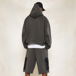 Conjunto de Sudadera con Capucha y Pantalones Cortos para Hombre, Diseño y Logotipo Personalizados, Estilo Casual, Holgado, Sostenible, Transpirable, con Estampado de Letras, para la Temporada de Primavera - Product Image 3