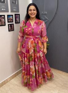 เดรสแฟชั่นจีนน่ารักสไตล์ลำลองลายดอกไม้สำหรับฤดูร้อนปี 2026  ไซส์ใหญ่ คอทรงโอ ผ้าจอร์เจียต แขนพอง 3/4 - Product Image 2