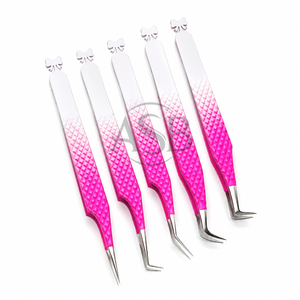 Pince à cils rose et blanc ombré bicolore avec poignée diamantée, en acier inoxydable personnalisé, à pointe en fibre, avec nœud - Product Image 1