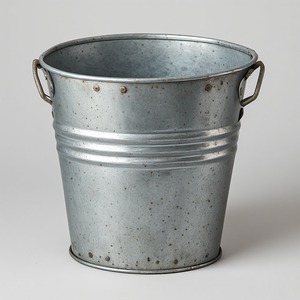 Pot de fleurs en métal de style vintage de haute qualité, conçu pour la décoration rustique de la maison et les magnifiques arrangements floraux - Product Image 1