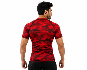 T-shirt de compression à manches courtes pour homme, motif camouflage rouge, pour la gym, le fitness, l'entraînement et le sport (couche de base) - Product Image 4