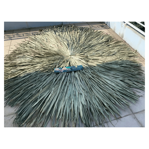 Parasol en chaume entièrement fabriqué à partir de feuilles de palmier séchées et d'un cadre en bambou pour l'ombrage des complexes hôteliers et la décoration des jardins, fabriqué au Vietnam. - Product Image 3