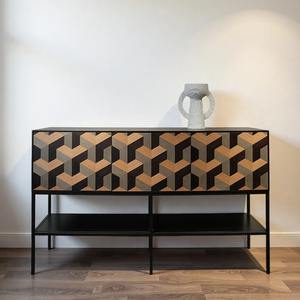 Meuble d'entrée de style Mid-Century Modern avec incrustation géométrique en bois, cadre en fer et étagère ouverte - Meuble de salon pour usage hôtelier - Product Image 3