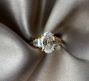 Bague en diamant de 2,01 carats de forme ovale, taille étagée modifiée, cultivé en laboratoire, pour femme, en or massif 14 carats, cadeau unique et surprise pour mariage ou promesse - Product Image 3