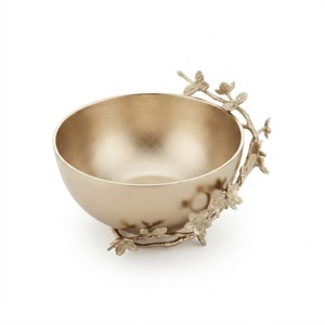 Cuenco de metal plateado martillado con acento decorativo de guirnalda floral dorada, plato premium hecho a mano para nueces y aperitivos, ideal para decoración del hogar. - Product Image 2