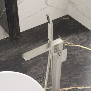 ก๊อกน้ำอ่างล้างหน้าแบบตั้งพื้นทำจากนิกเกิลขัดเงาพร้อมฝักบัวก๊อกน้ำทองเหลืองสำหรับอาบน้ำและฝักบัวฟรี - Product Image 2