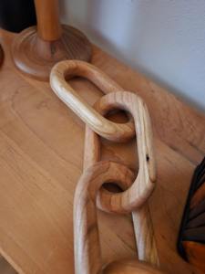 Artículo decorativo de artesanía india en madera para tu pared y mesa. Cadena de anillos de madera hecha por artesanos indios en India. - Product Image 3