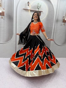 Ensemble Lehenga Choli Traditionnel Indien Brodé et Élégant pour Femme – Tenue de Fête Ethnique avec Dupatta - Product Image 1