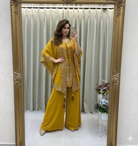 Conjunto de Salwar Kameez Amarillo de Georgette Sintética Bordado, Estilo Moderno, Corte Regular, Traje Indio-Pakistaní para Fiesta o Boda - Product Image 1
