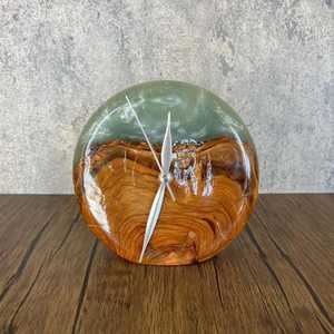 <b>Top</b> Selling <b>Epoxy</b> Resin <b>Table</b> Clock Home Office <b>Table</b> Decorative Custom Handmade Modern Love Model Style Minimalist Clock - Product Image 4