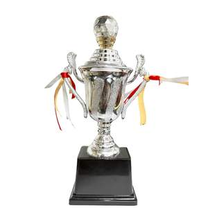 Ensemble de trophées en métal or, argent et bronze avec logo en cristal brillant, impression et personnalisation disponibles - Product Image 2