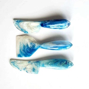 American Style Resin <b>Cheese</b> <b>Knife</b> <b>Set</b> 3-Piece Food-Grade Dishwasher Safe Handheld White Swirl Flow Butter Spreader Tableware - Product Image 2