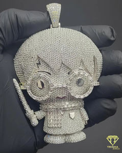 Colgante de personaje de dibujos animados Iced Out con diamantes de moissanita, estilo hip hop de lujo, collar llamativo con dije de dibujos animados Iced Out - Product Image 1