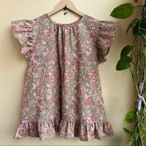 Blusa de algodón floral informal con estampado de bloques a mano para mujer, prendas de vestir cortas hechas a mano con bordado - Product Image 1