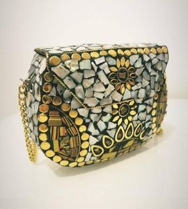 Bolso de Hombro de Lujo Hecho a Mano con Arte de Mosaico Kundan, Diseño Floral, Bolso Cruzado para Mujer, Bolso de Mano para Fiesta o Noche - Product Image 4