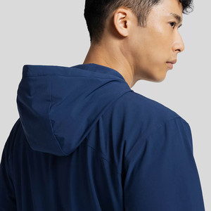 Ensembles coupe-vent personnalisés OEM pour hommes – Légers, séchage rapide, résistants à l'eau – Veste Softshell et survêtement de jogging pour hommes – Ensembles d'été pour hommes - Product Image 4