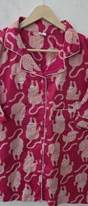 Ensemble de pyjama en coton imprimé à la main motif léopard rose, vêtements de détente indiens durables, vêtements de nuit, respirant, séchage rapide, short de pyjama pour l'été - Product Image 3