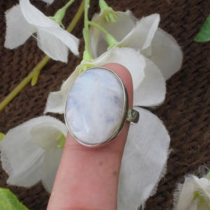 Bague en Pierre de Lune Arc-en-ciel Naturelle, Argent Sterling 925, Bijou Artisanal Fait Main, Bague en Pierre de Lune Feu Bleu pour Femme - Product Image 2