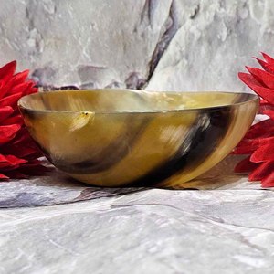 Bol en corne de buffle polie Viking pour fruits et légumes, écologique, fait main en Inde, artisanat naturel, passe au lave-vaisselle, idéal pour les fêtes - Product Image 1