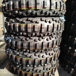 Neumático de Motocicleta Super Suave <span class=keywords><strong>140</strong></span>/<span class=keywords><strong>80</strong></span>-<span class=keywords><strong>18</strong></span> <span class=keywords><strong>140</strong></span> <span class=keywords><strong>80</strong></span> <span class=keywords><strong>18</strong></span> Enduro Todoterreno Big Block Sticky, Neumático Sin Cámara y <span class=keywords><strong>Mousse</strong></span> Tube - Product Image 6