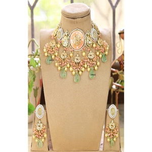 ชุดสร้อยคอพร้อมต่างหูประดับมุกเคลือบทองคุณภาพพรีเมียมสวยงาม เหมาะสำหรับงานหมั้นหรืองานแต่งงาน สำหรับผู้หญิงและเด็กผู้หญิง - Product Image 1