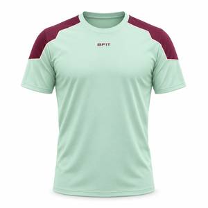 Camiseta Premium para Hombre con Hombros Caídos, Ropa Deportiva Personalizada, Camiseta Deportiva Verde Claro con Paneles en los Hombros Color Borgoña - Product Image 1