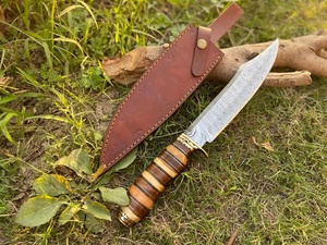Cuchillo Bowie Recto de Acero de Damasco A&M ENTERPRISES para Camping, Mango de Madera, Funda de Cuero, Cuchillos Personalizables de Alta Calidad - Product Image 3