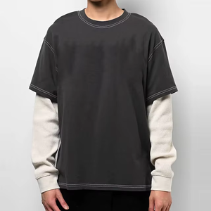 Camiseta Negra Extra Grande para Hombre con Mangas Blancas en Contraste, Diseño de Bloques de Color Sólido, Cuello Redondo, Estilo Casual - Product Image 1