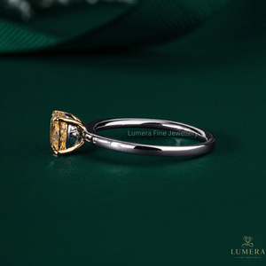 Bague de fiançailles minimaliste de luxe en or 18 carats avec diamant jaune fantaisie taille coussin carrée de 1,09 carat, clarté VVS2, certifiée IGI - Product Image 3