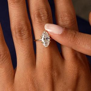 Anillo de compromiso con diamante talla marquesa, oro amarillo macizo, engaste de puntas, banda sencilla y delgada, solitario, clásico, elegante, nupcial - Product Image 3