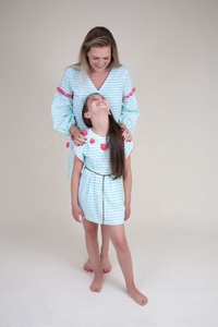 Magnifique tenue rose en coton brodé à manches longues, unité à rayures avec décor en Pom Pom, et motif Floral, dos profond, par lot de 5 - Product Image 2