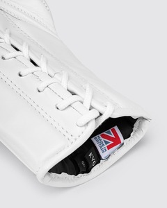 Manufacture Latest Model White Fly Boxing Gloves 100% Genuine Cowhide Leather Fly Boxing Glove Comfortable Fly Kickboxing Gloves - Product Image 6