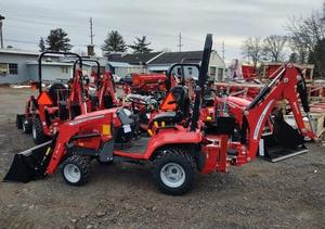 Tractor de Ruedas Massey Ferguson GC1725MB de Alta Eficiencia, Motor de 24HP, Nuevo, con Cargador Frontal, Bomba de Motor y Componentes de Engranajes Incluidos - Product Image 3