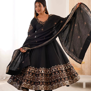 Ramdev Trading, Venta al por Mayor de Ropa Étnica para Mujer, Lehenga Kurti de Seda Romana de Estilo Moderno para Novia, Conjunto para Bodas, Fiestas, Diwali, Servicio OEM - Product Image 1