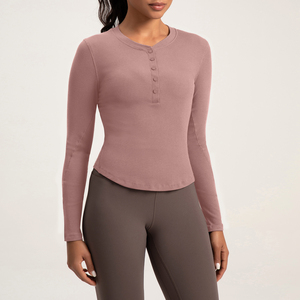 Conjunto de yoga popular europeo-americano transfronterizo de Al Solid para mujer: Pantalones de yoga transpirables de cintura alta y chaleco deportivo para fitness. - Product Image 2