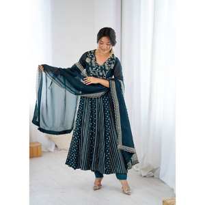 ชุดราตรี Anarkali XL ดีไซเนอร์พร้อมงานปักตามลำดับ - Product Image 1