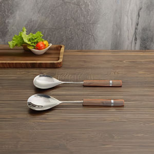 Recién llegado, junta de anillo de Metal, mango de resina con incrustaciones de madera, herramientas de servidor de ensalada de acero inoxidable, cuchara de servir chapada en plata para hoteles - Product Image 1