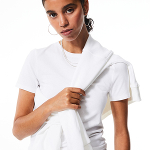 T-shirt à capuche long pour femme en molleton doux respirant, personnalisable avec logo, haute qualité à prix abordable - Product Image 5