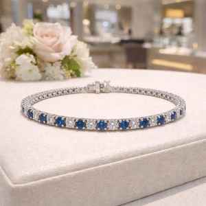 กำไลข้อมือเงินแท้ประดับไพลินธรรมชาติ ดีไซน์เรียบหรู คลาสสิก เหมาะสำหรับเป็นของขวัญสำหรับผู้หญิงในโอกาสหมั้นและแต่งงาน - Product Image 6