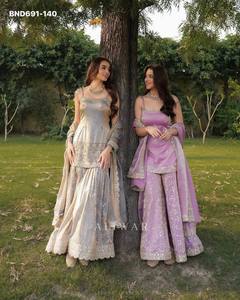 Ensemble élégant de pantalon palazzo, haut et dupatta en organza fantaisie avec broderies et sequins, nouvelle collection, fournisseur d'Inde. - Product Image 2