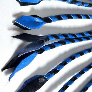 Nuevo látigo con borlas suaves y mango antideslizante, diseñado para picar, golpear y crear efecto. Látigos de cuero. - Product Image 6