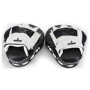 High Performance <b>Focus</b> <b>Pad</b> Offering Secure Grip Design And Premium <b>Focus</b> <b>Pad</b> For Precision Punch Training - Product Image 2