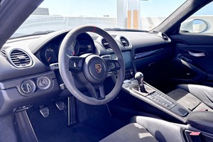 Porsche 718 Cayman GT4 2022 - Product Image 4