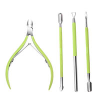 Ce kit professionnel de manucure et de soin des cuticules est conçu pour les techniciennes de salon, les artistes ongulaires et les utilisateurs de soins personnels.