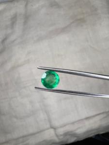 Émeraude naturelle de Zambie de 1,22 ct, taille ronde, pierre précieuse verte pour la fabrication de bijoux, vente en gros, exportation - Product Image 3