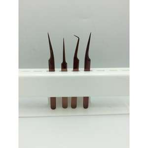 Pinzas de Precisión para Pestañas de Acero Inoxidable con Punta Suave, Origen Pakistán, para un Trabajo Limpio y Eficiente - Product Image 1