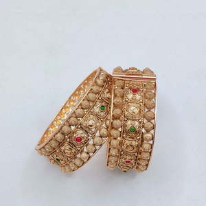 Ensemble de bracelets ouvrables ethniques en acier inoxydable avec accents de perles et de diamants - Product Image 1