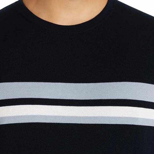 เสื้อยืดแขนสั้นสีดำสำหรับผู้ชายรุ่นใหม่ ทรงปกติ คอกลม ผ้าเจอร์ซีย์คอตตอนสีพื้น ผ้าถัก - Product Image 5