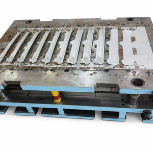 Fabrication de matrices de poinçonnage progressives, matrices de poinçonnage simples, fabrication de produits OEM, fournisseur de moules au Vietnam. - Product Image 1